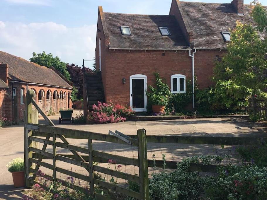 Cottage Barn Conversion On Working Farm Worcester Luaran gambar